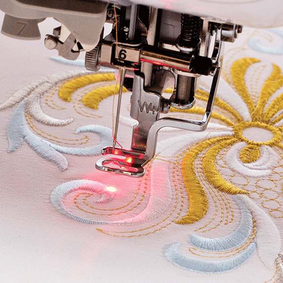 Brother Stickfu mit LED Pointer