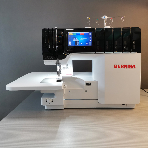 Bernina L890 Coverlock Maschine / Vorfhrmodell