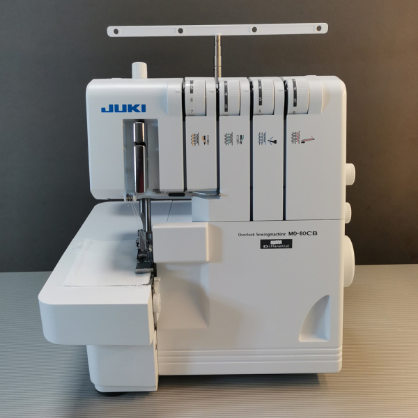 Juki MO-80CB 2/4/3 Faden Overlockmaschine / Vorfhrmodell