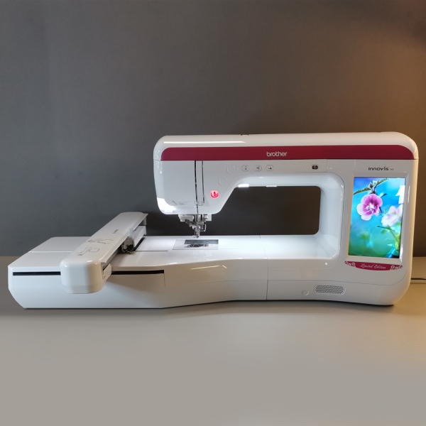 Brother - Innov-�s V3LE Stickmaschine / Vorf�hrmodell