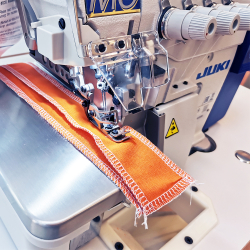 Juki Overlock Maschine MO-6814S <br> (Direct-Drive) komplett mit Tisch & Gestelle