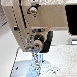 Juki DDL-8000C Industrien�hmaschine (komplett mit Tisch & Gestelle)