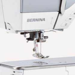 BERNINA 735 N�h-und Stickmaschine (mit Stickmodul) Vorf�hrmodell