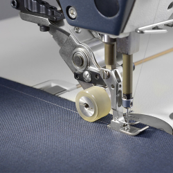 PFAFF 2083 -748 / Industriemaschine mit Puller-Einrichtung