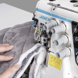 Jack C7 Overlock Industriemaschine mit KI-Unterst�tzung